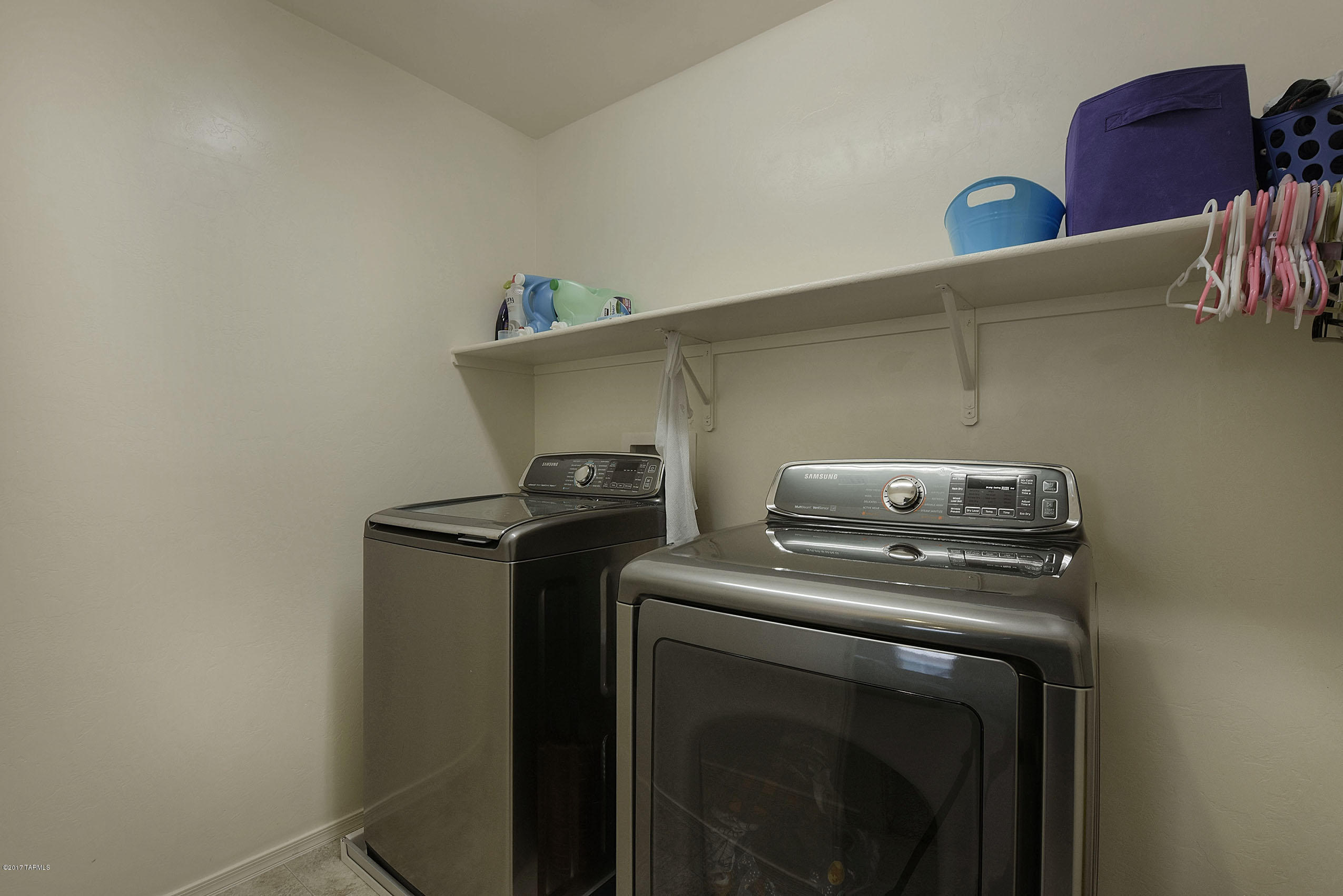 857 W Placita Caney