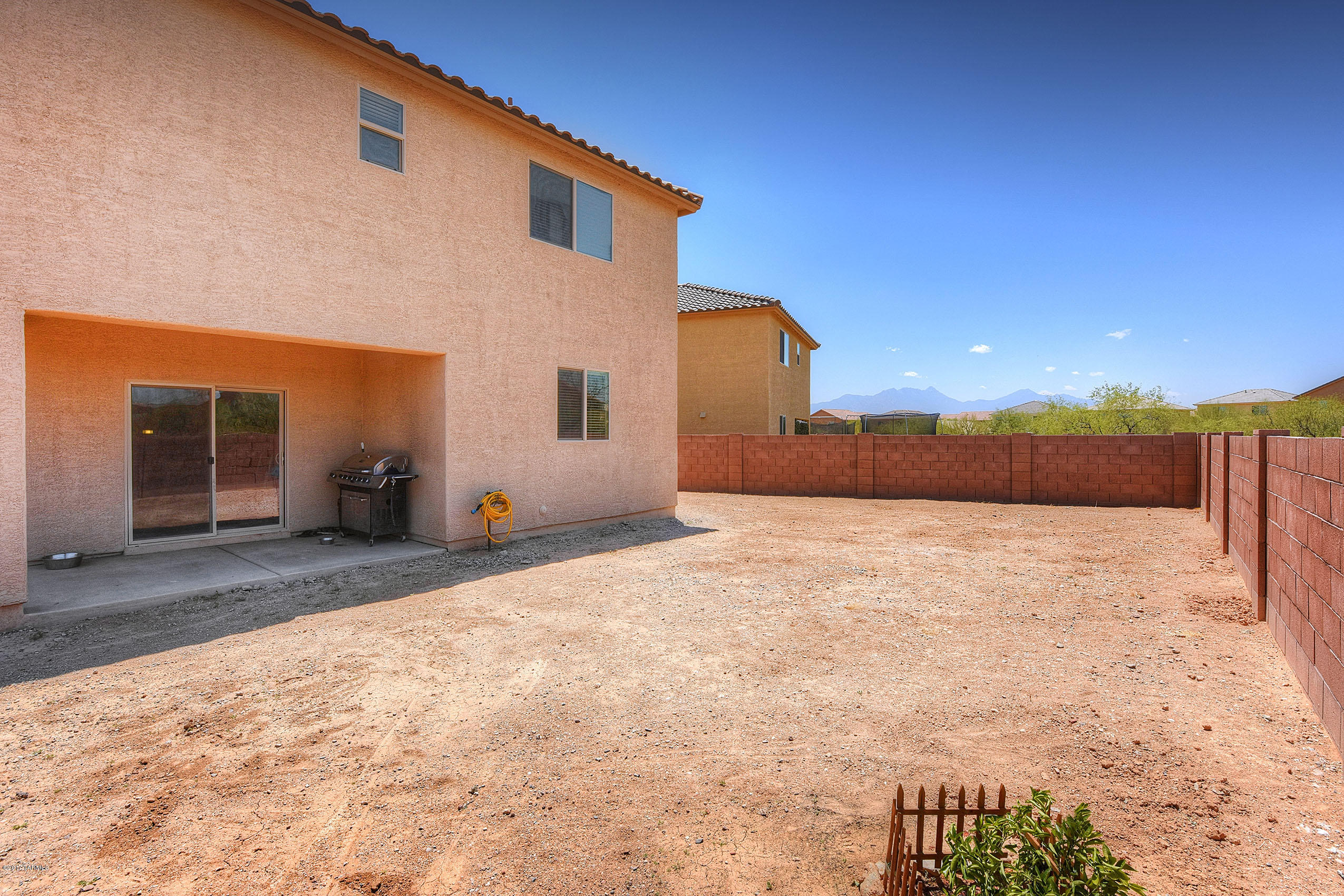 857 W Placita Caney