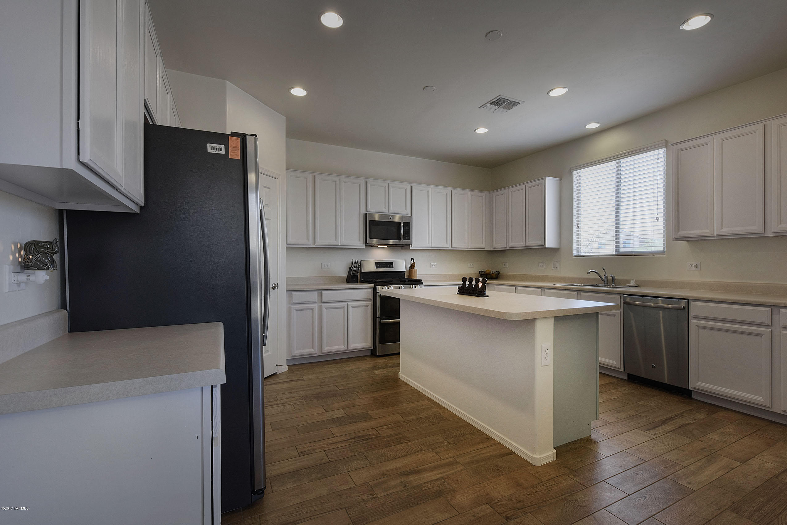 857 W Placita Caney