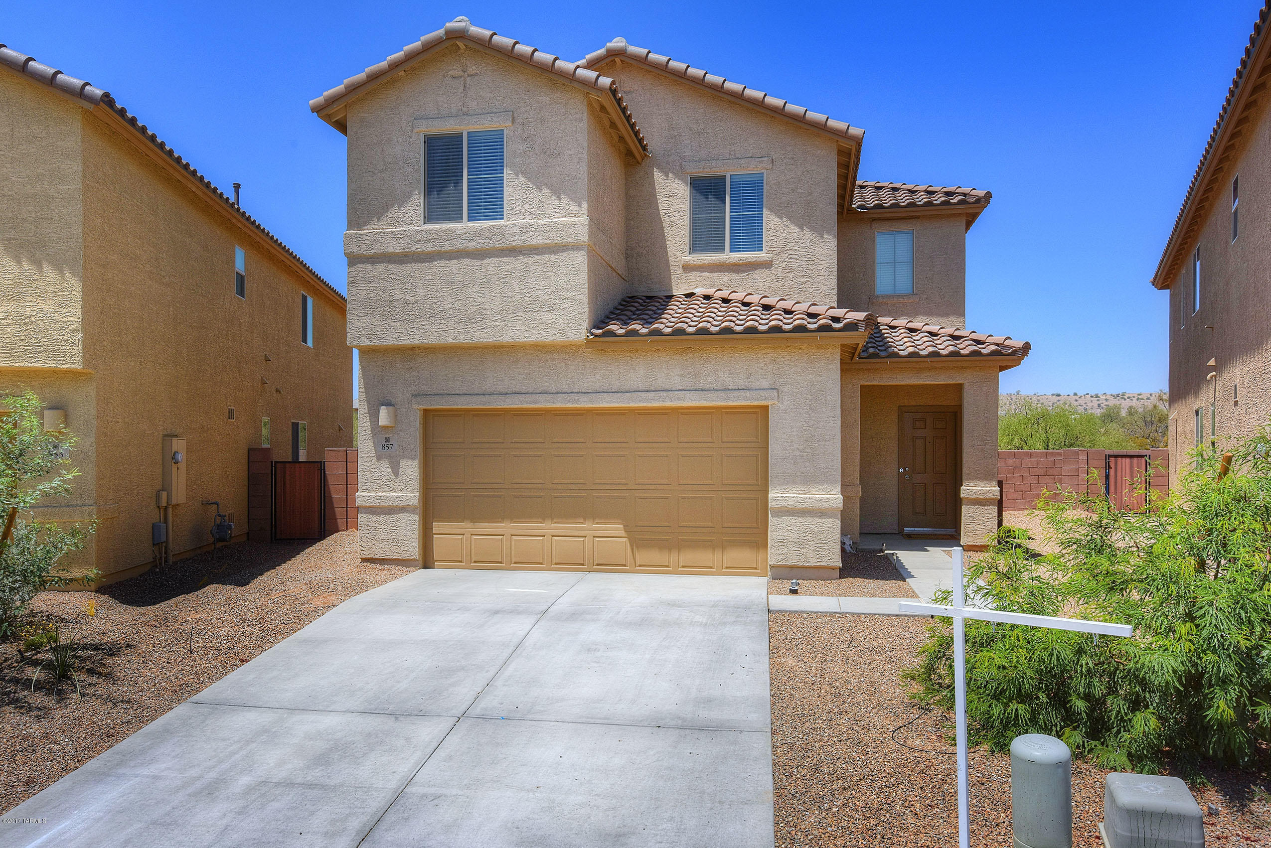 857 W Placita Caney