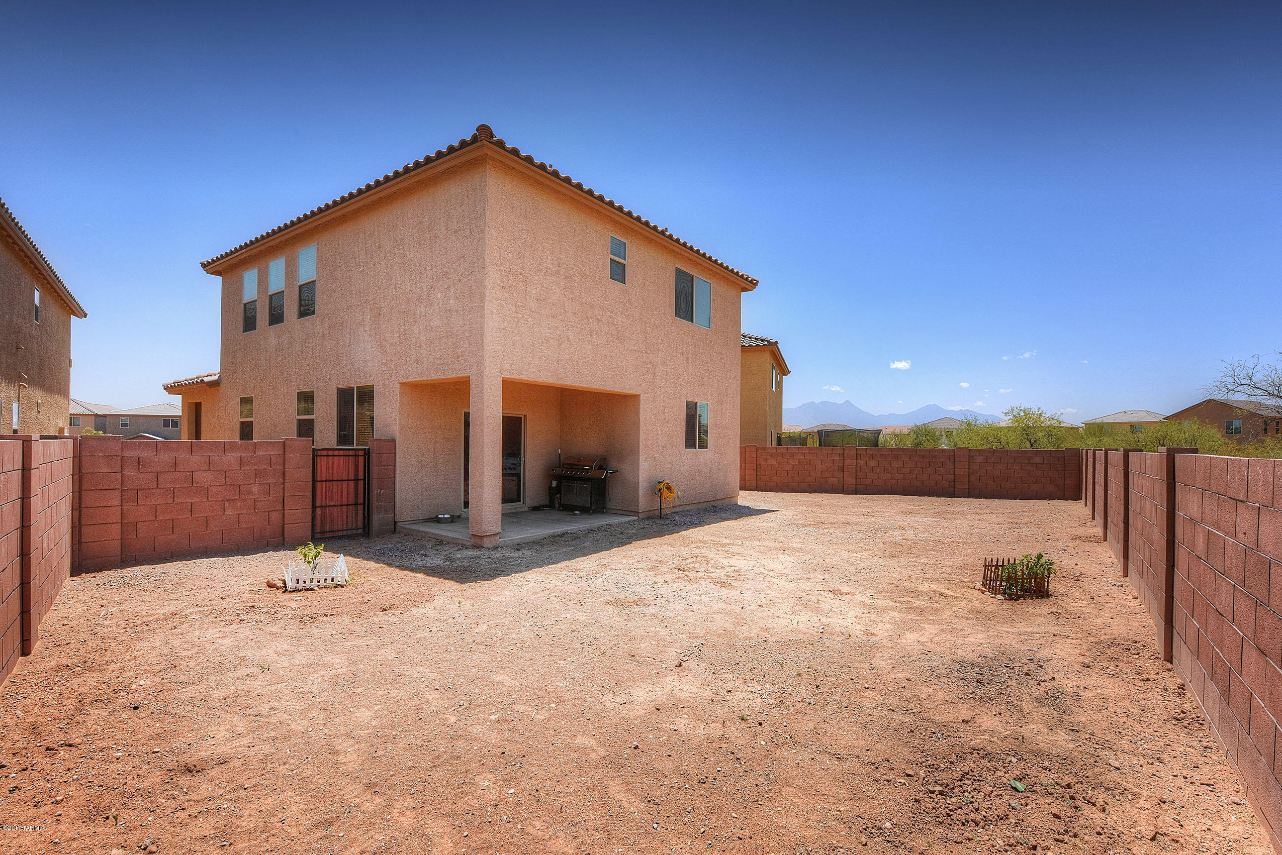 857 W Placita Caney