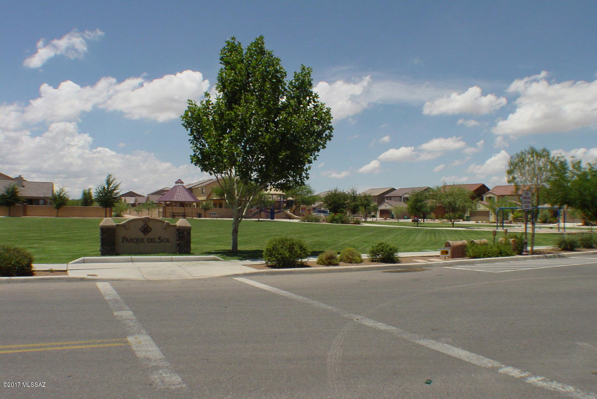 96 W Camino Rancho Cielo