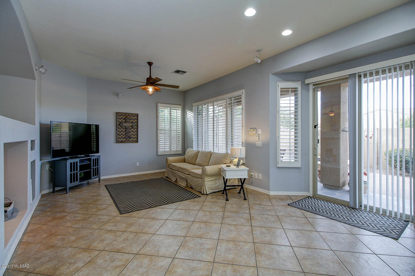 96 W Camino Rancho Cielo