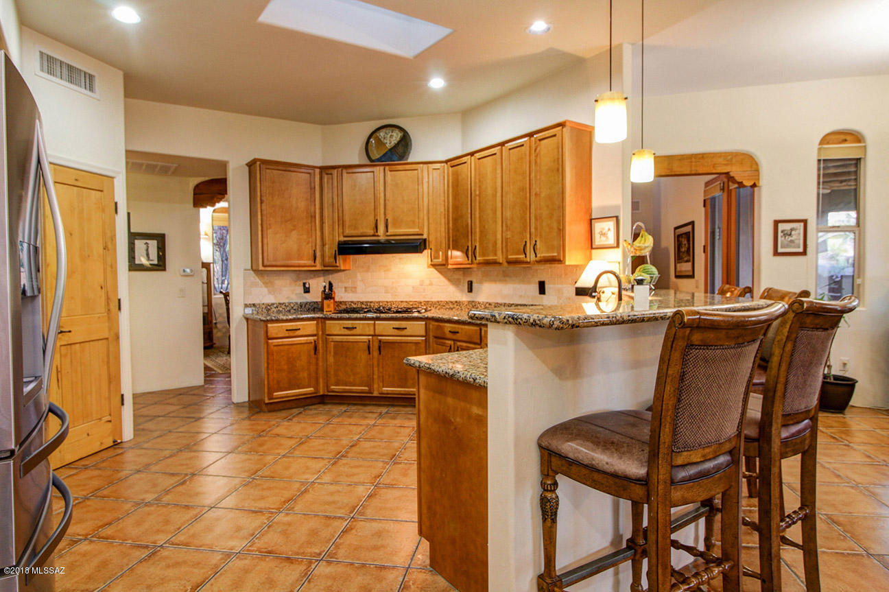 2449 W Crow Wash Place