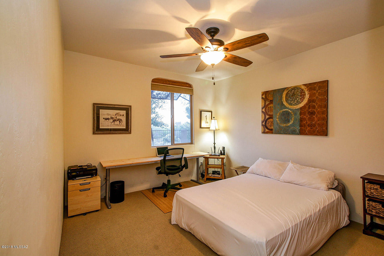 2449 W Crow Wash Place