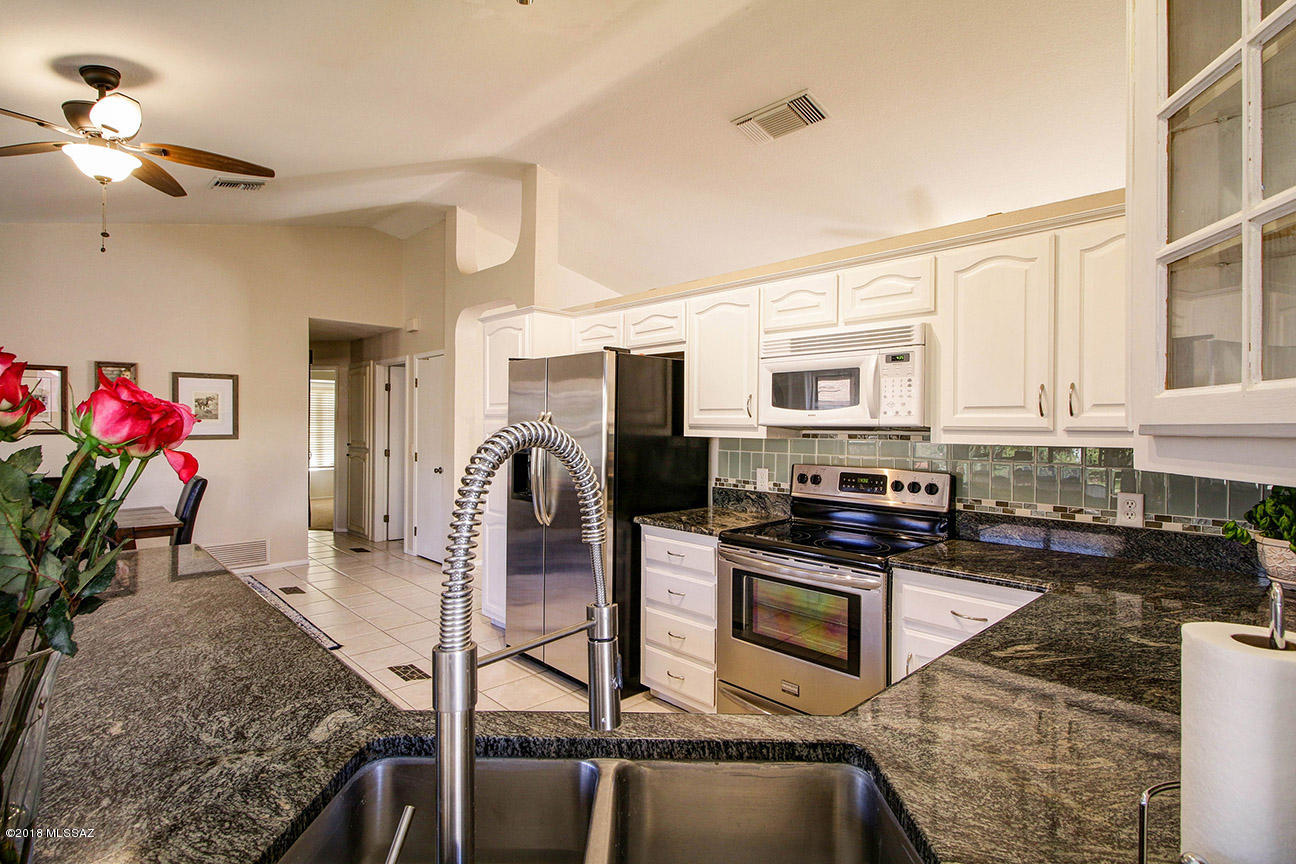 1433 W Canyon Shadows Lane
