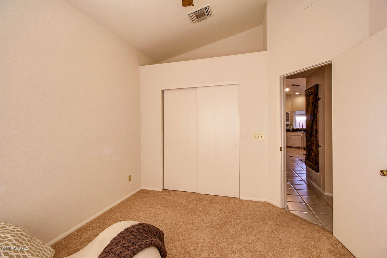 1433 W Canyon Shadows Lane