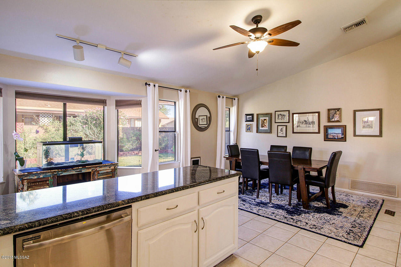 1433 W Canyon Shadows Lane