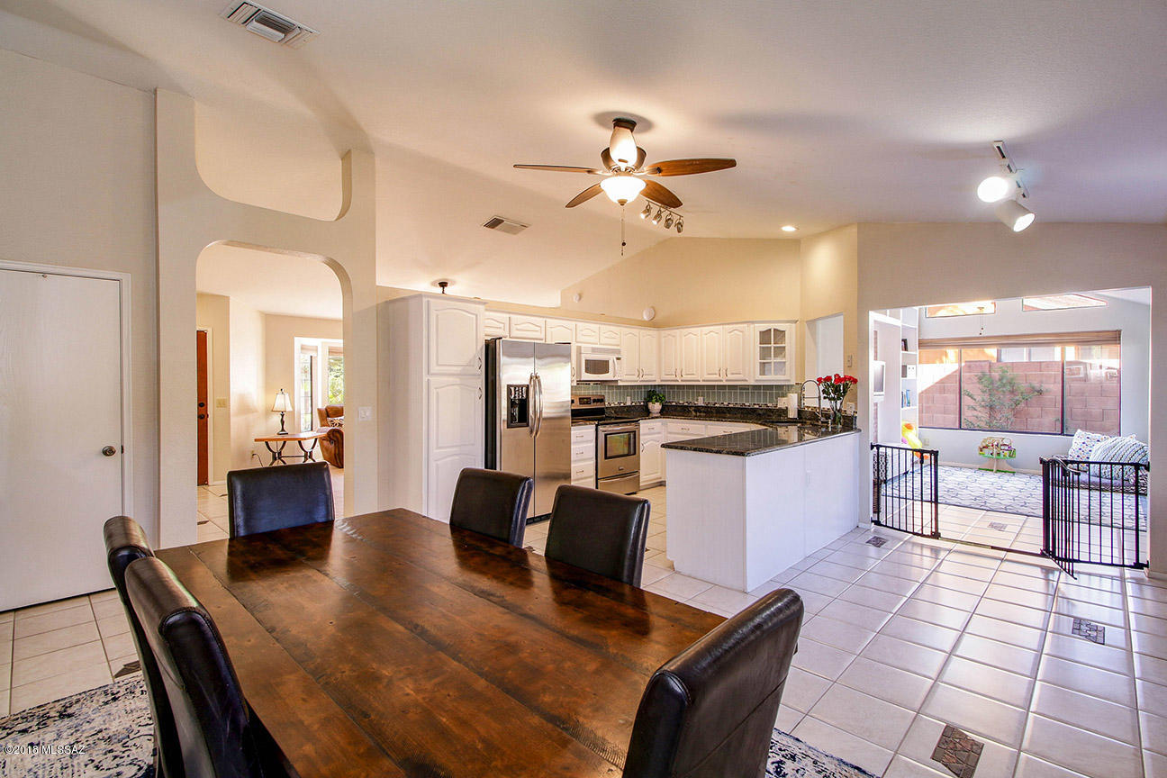 1433 W Canyon Shadows Lane