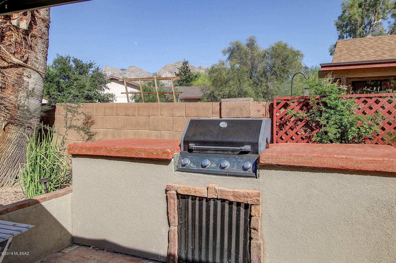 1433 W Canyon Shadows Lane
