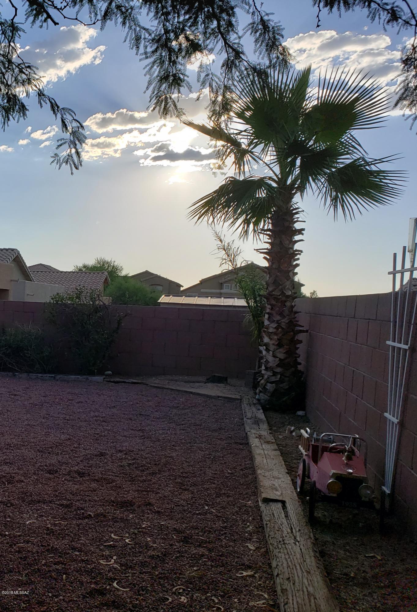 7297 E Weeping Willow Drive