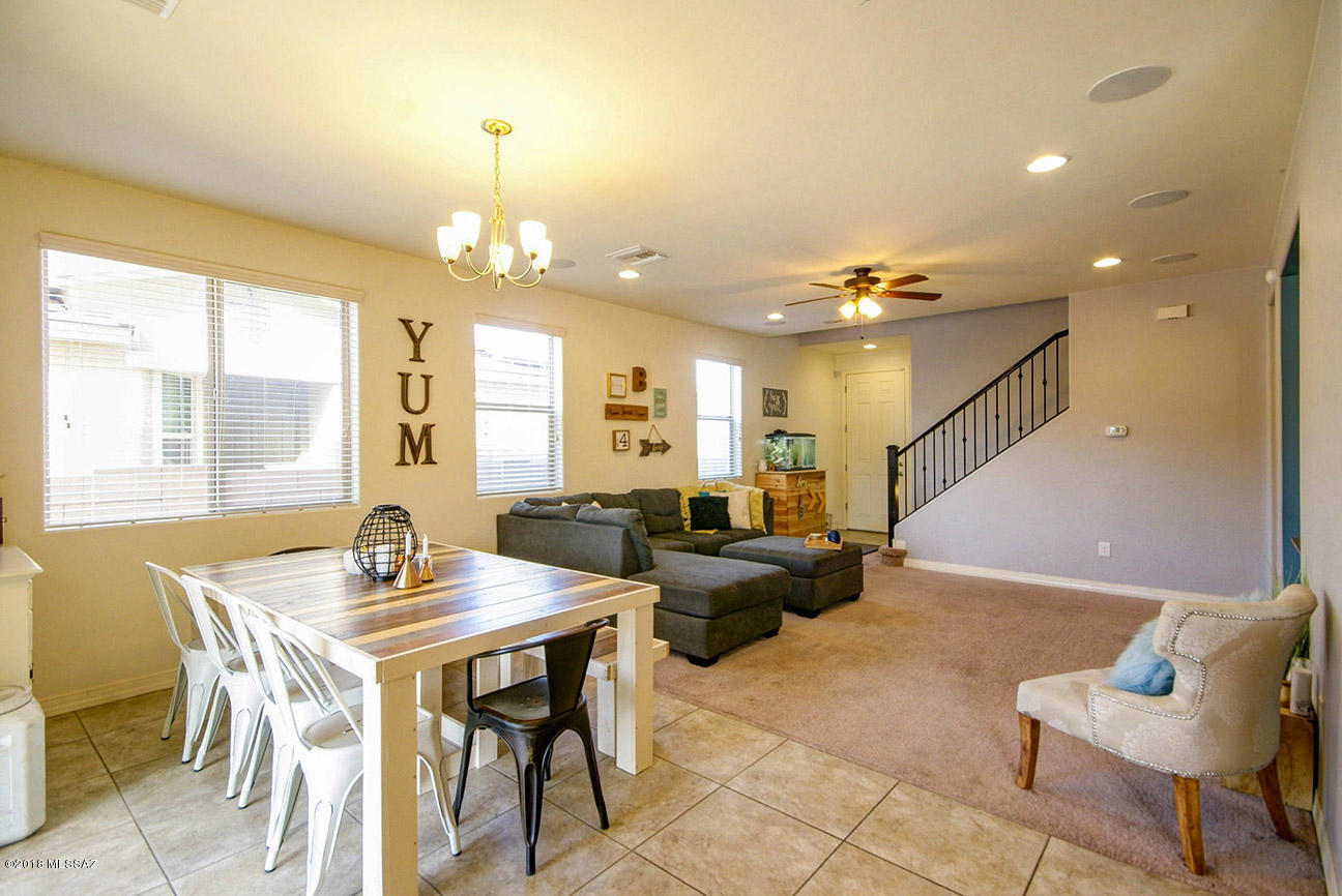 8046 S Dolphin Way