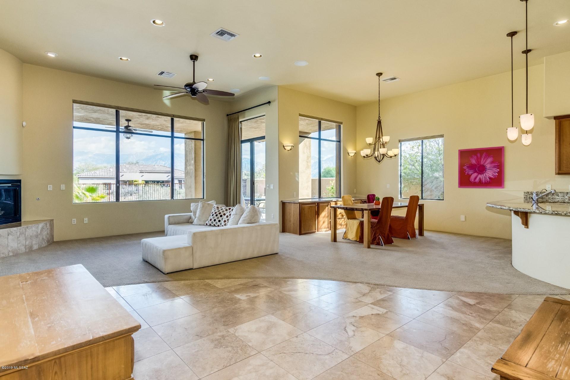 971 W Lone Mesquite