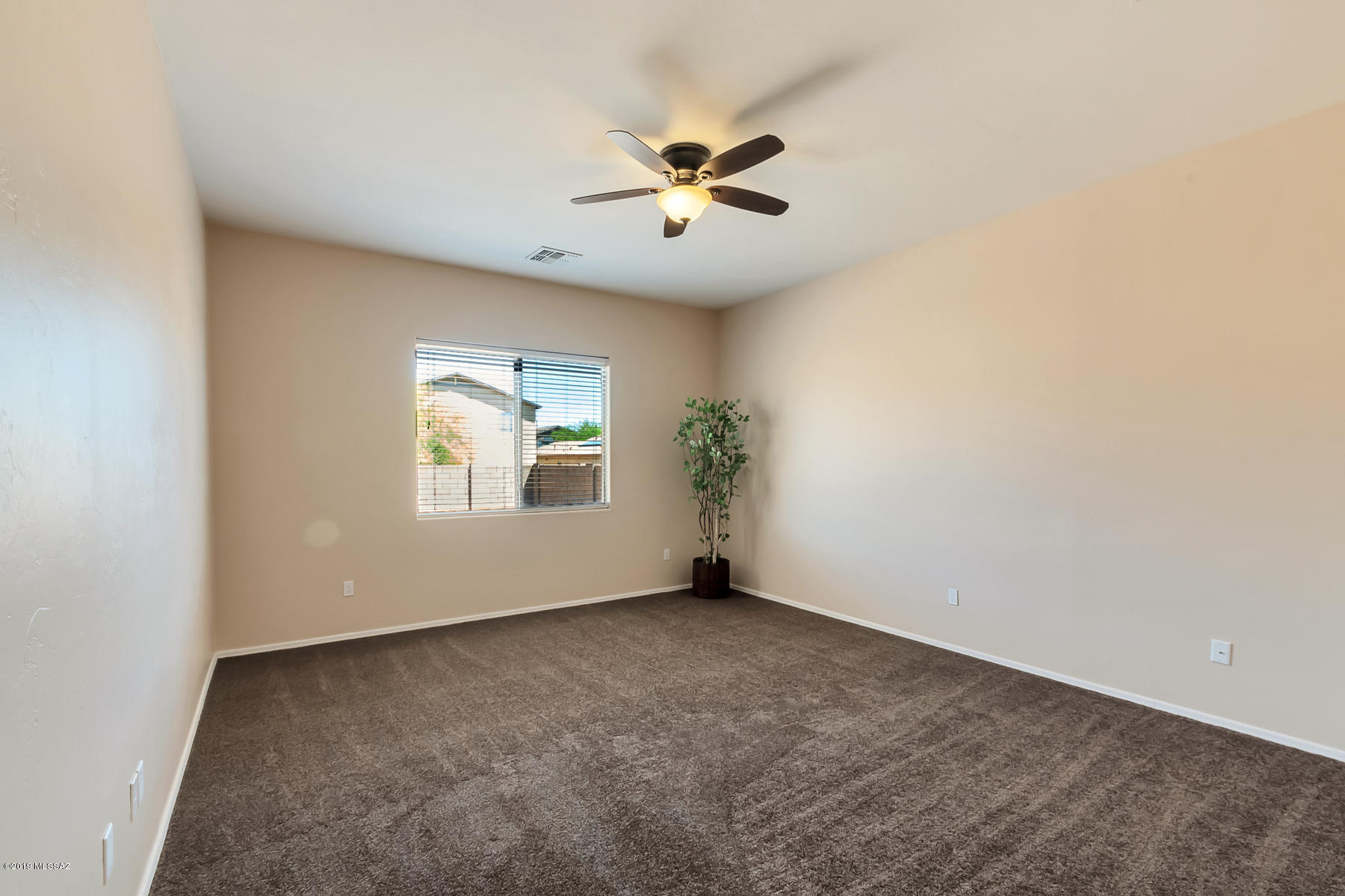 8244 W Calle Sancho Panza