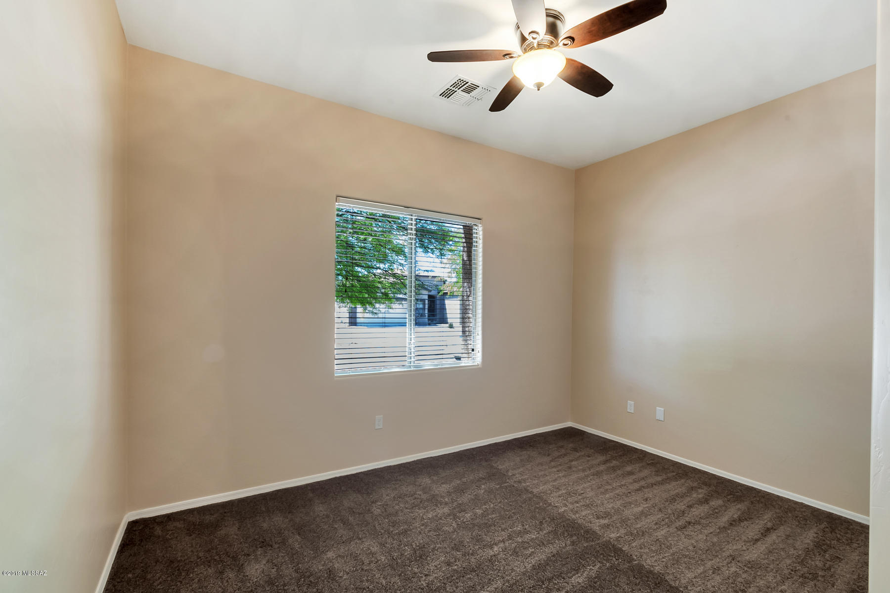 8244 W Calle Sancho Panza