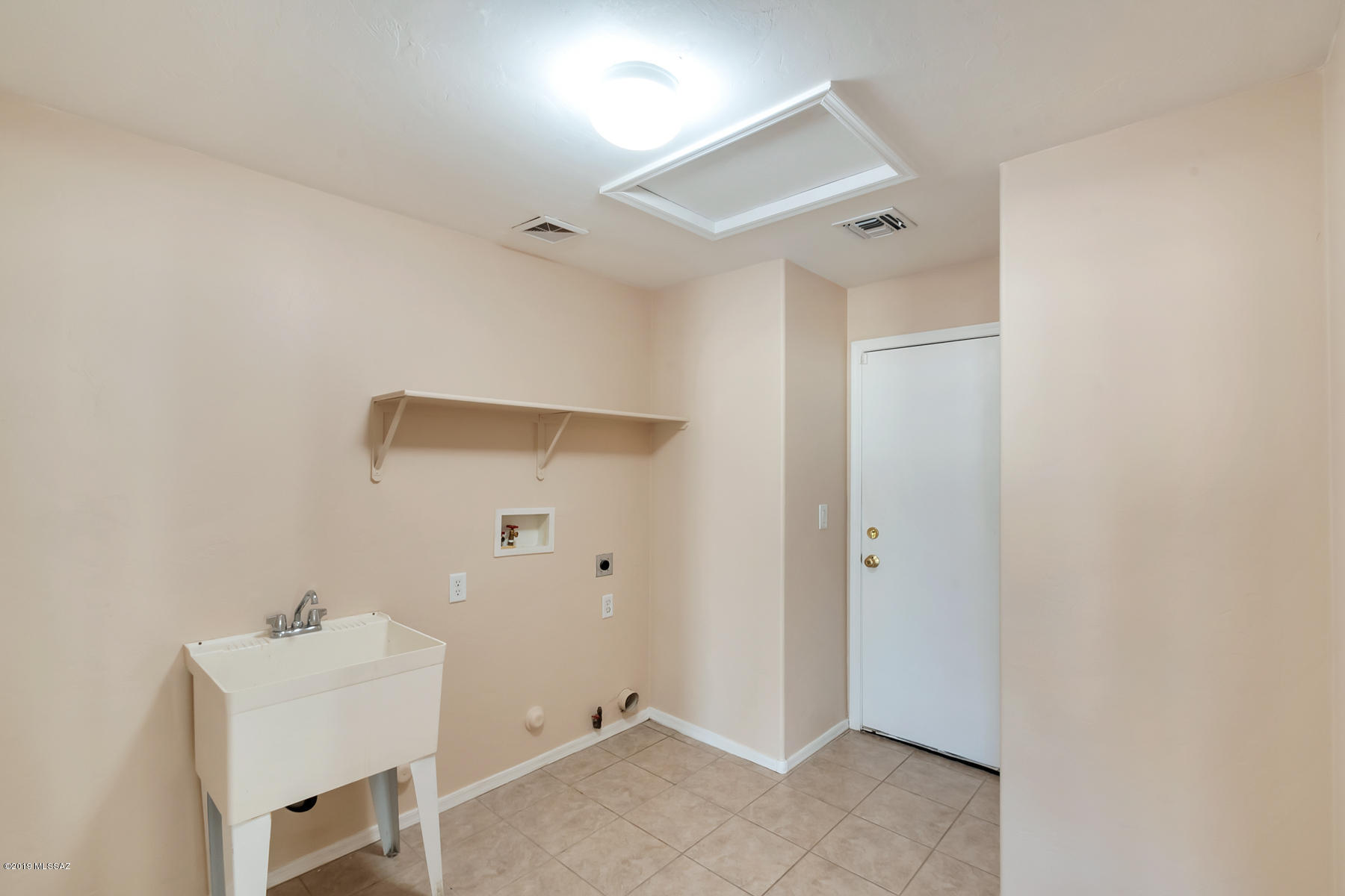 8244 W Calle Sancho Panza
