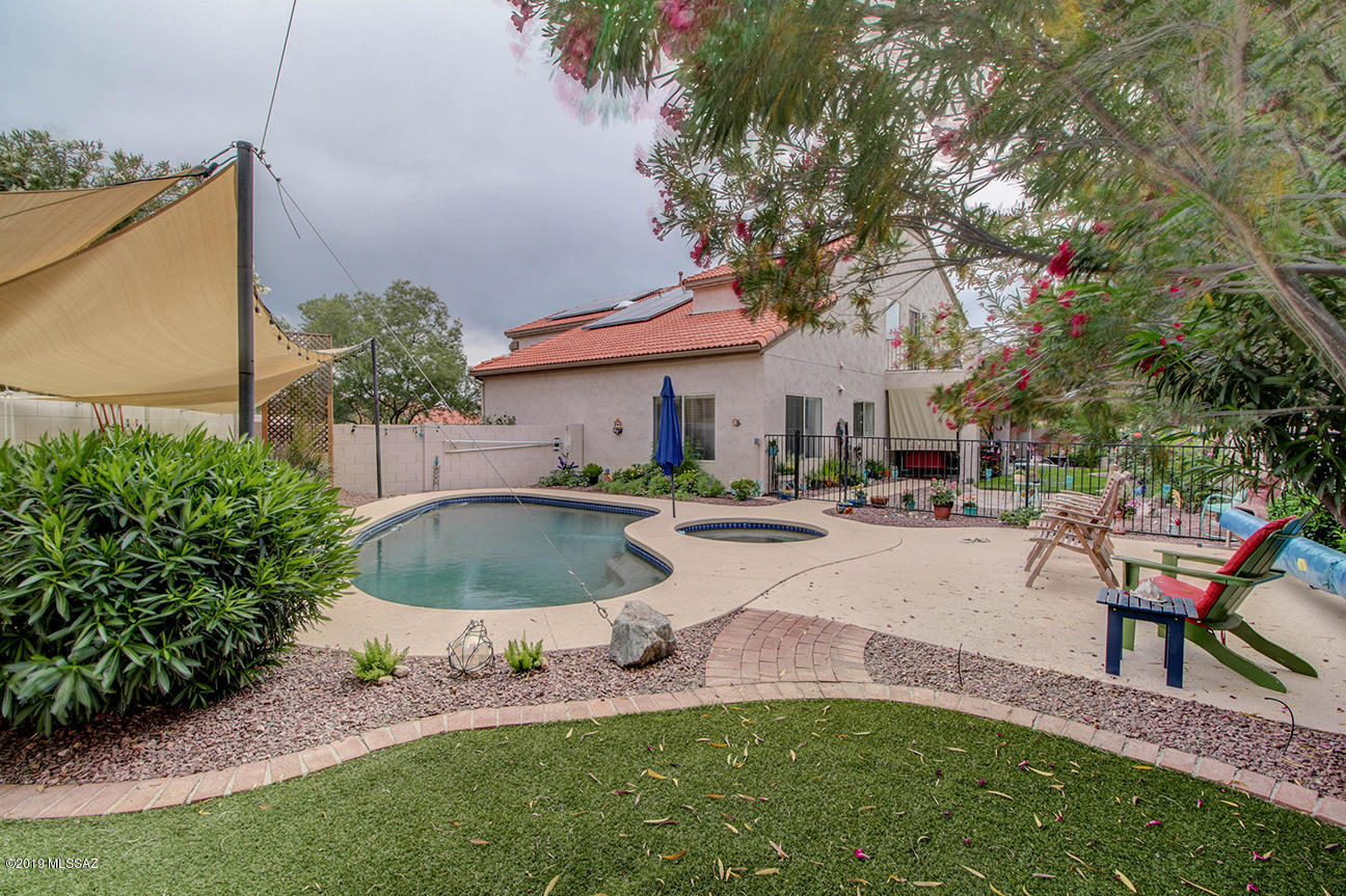 981 W Antelope Creek Way