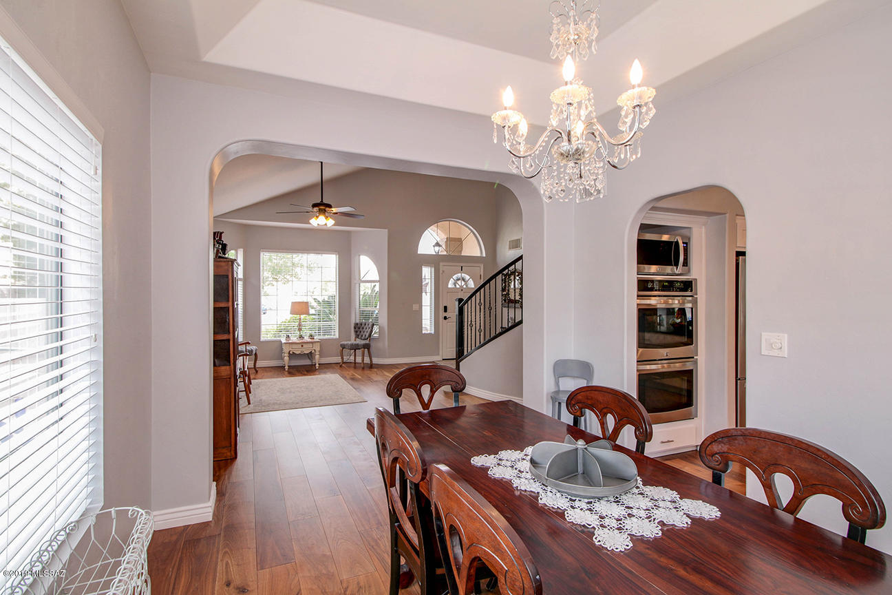 981 W Antelope Creek Way