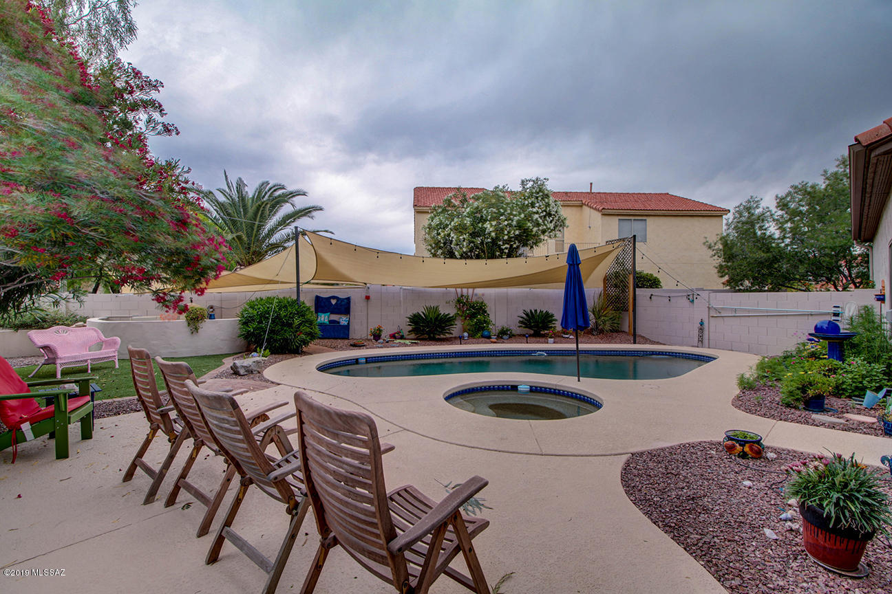 981 W Antelope Creek Way