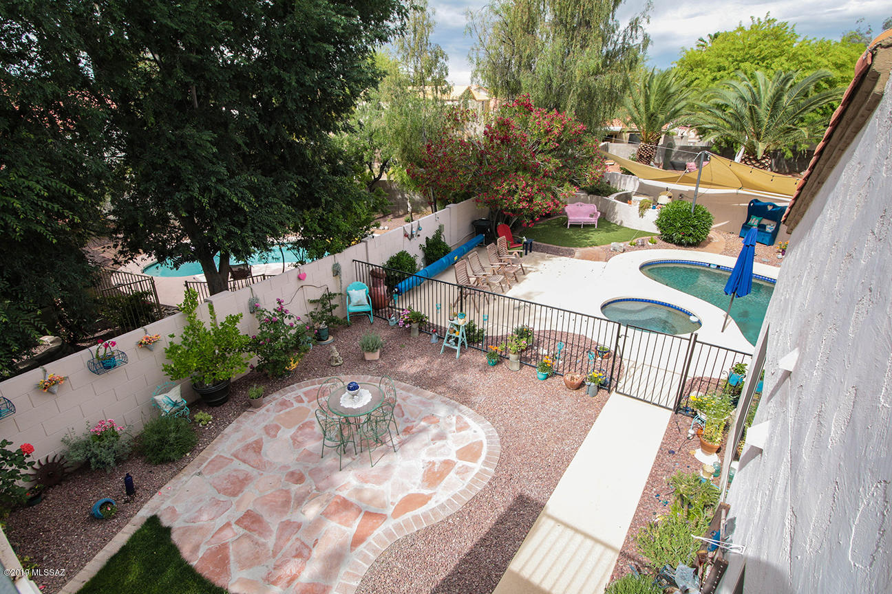 981 W Antelope Creek Way