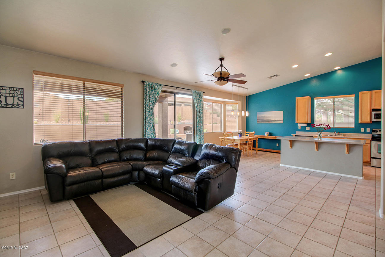 312 W Sugar Loaf Road