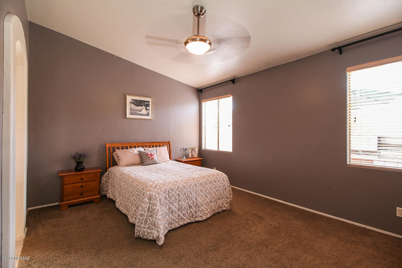 312 W Sugar Loaf Road