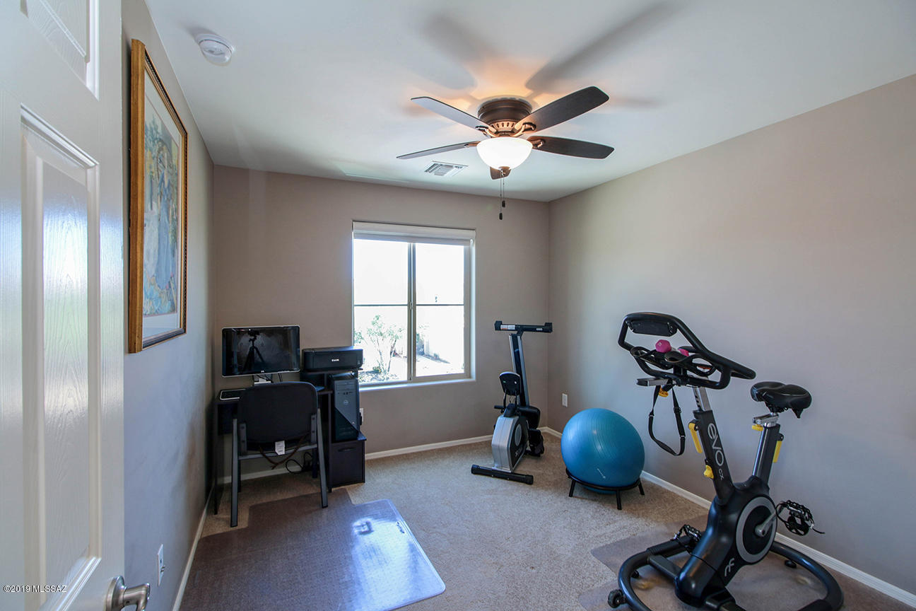 693 W Calle Canto Sereno