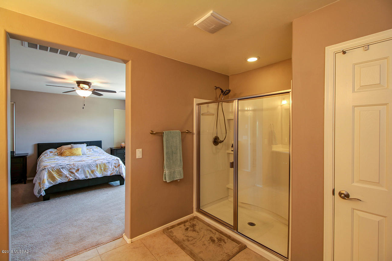 693 W Calle Canto Sereno
