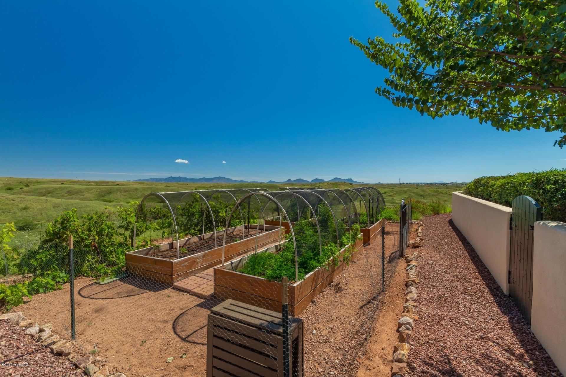 200 Santa Rita Court