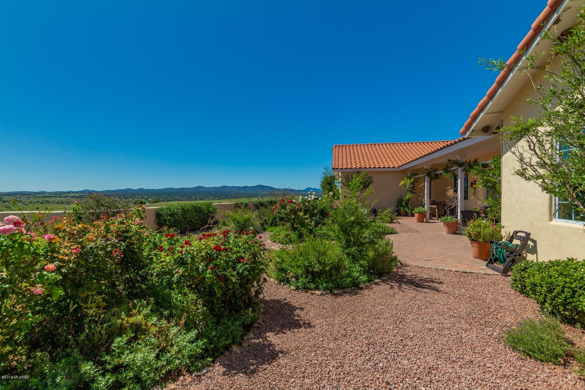 200 Santa Rita Court
