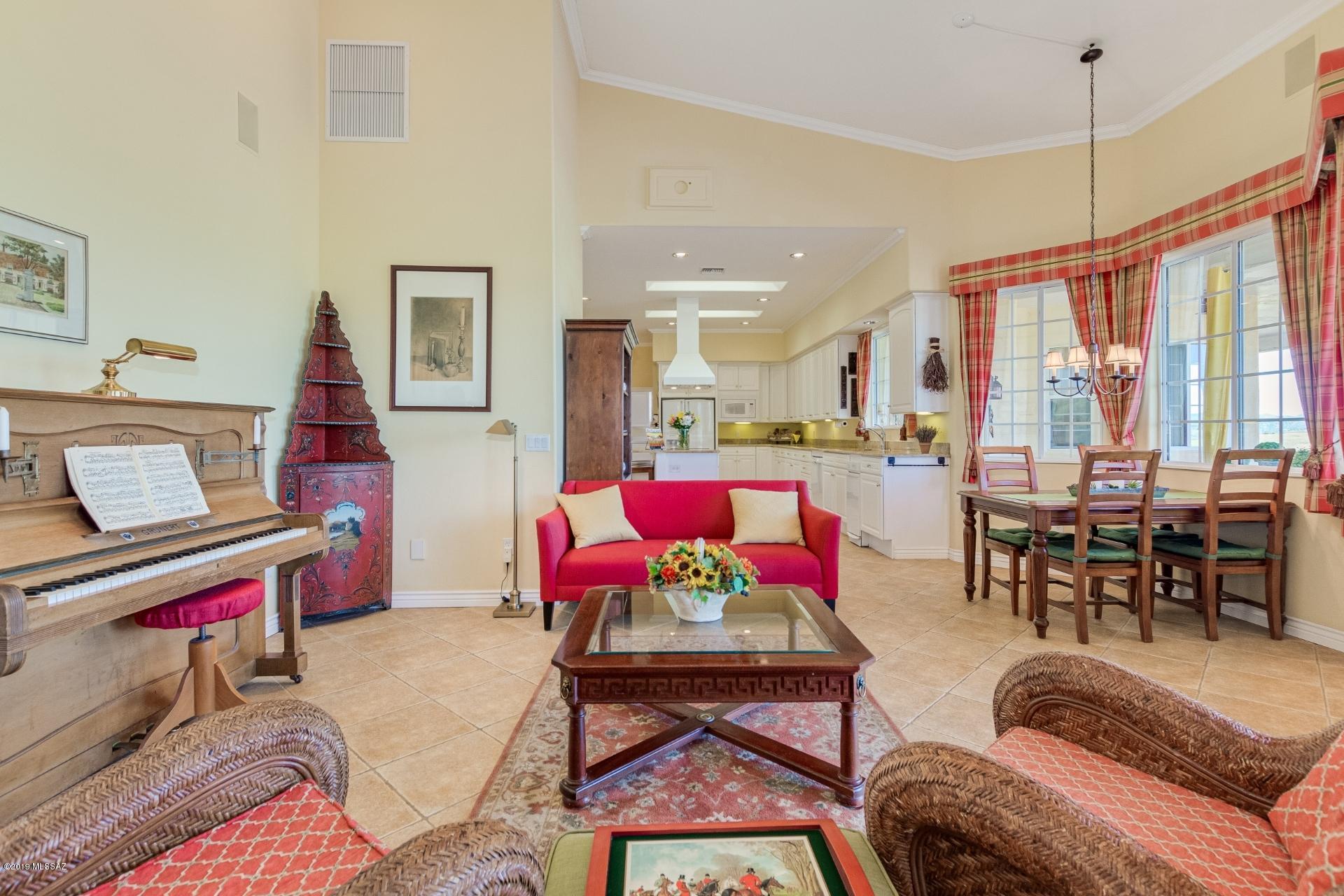 200 Santa Rita Court