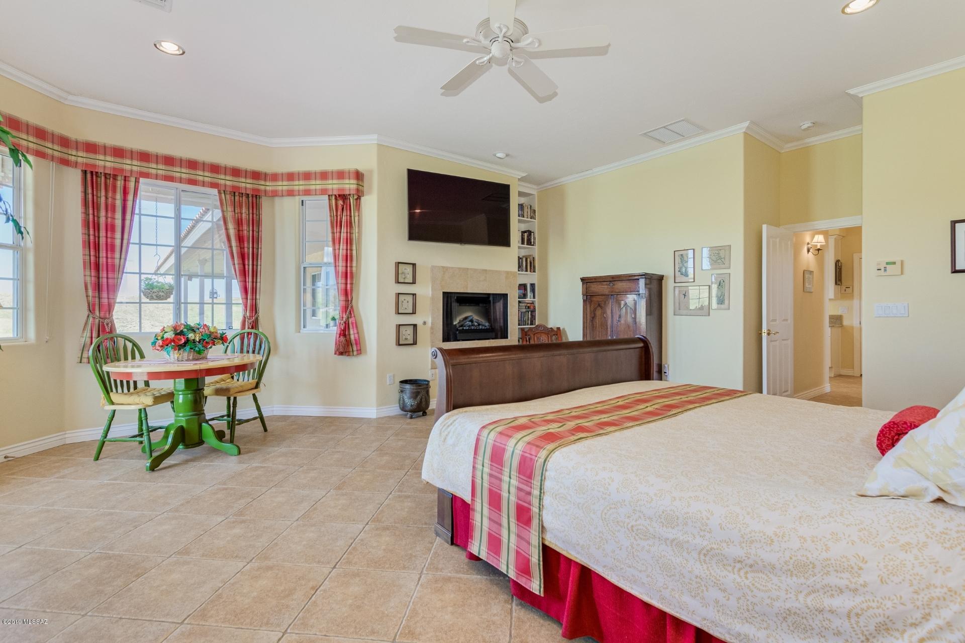 200 Santa Rita Court