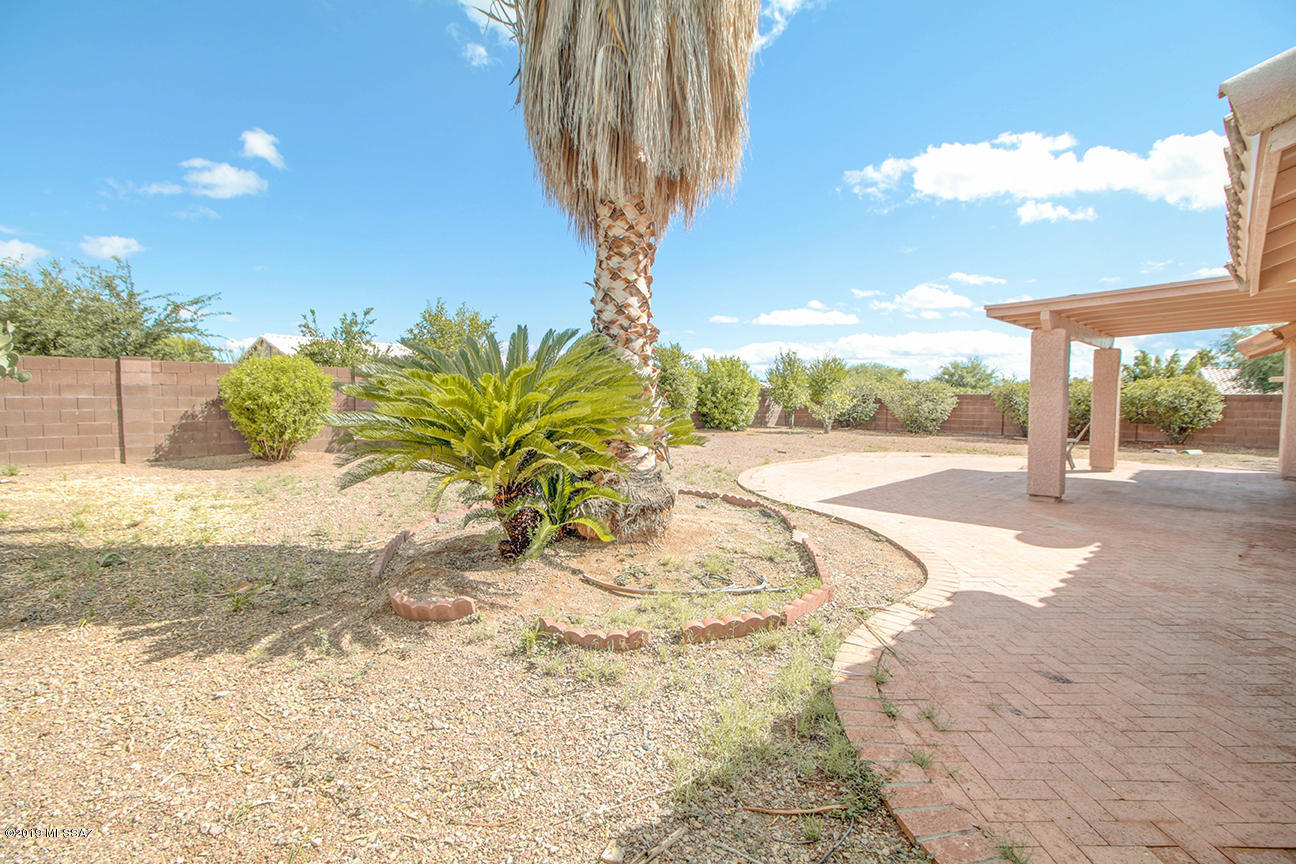 1692 W Calle Del Querido