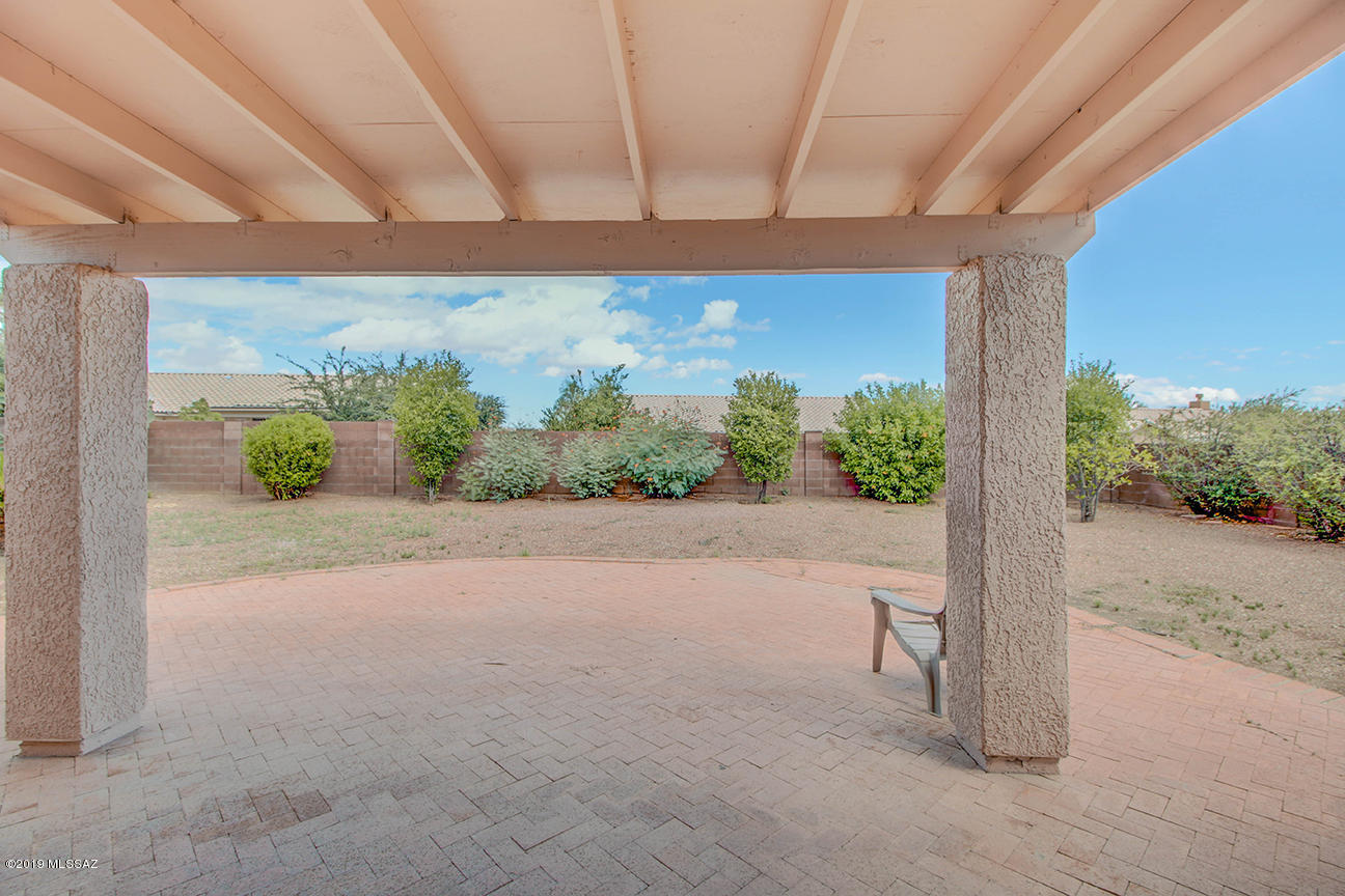 1692 W Calle Del Querido