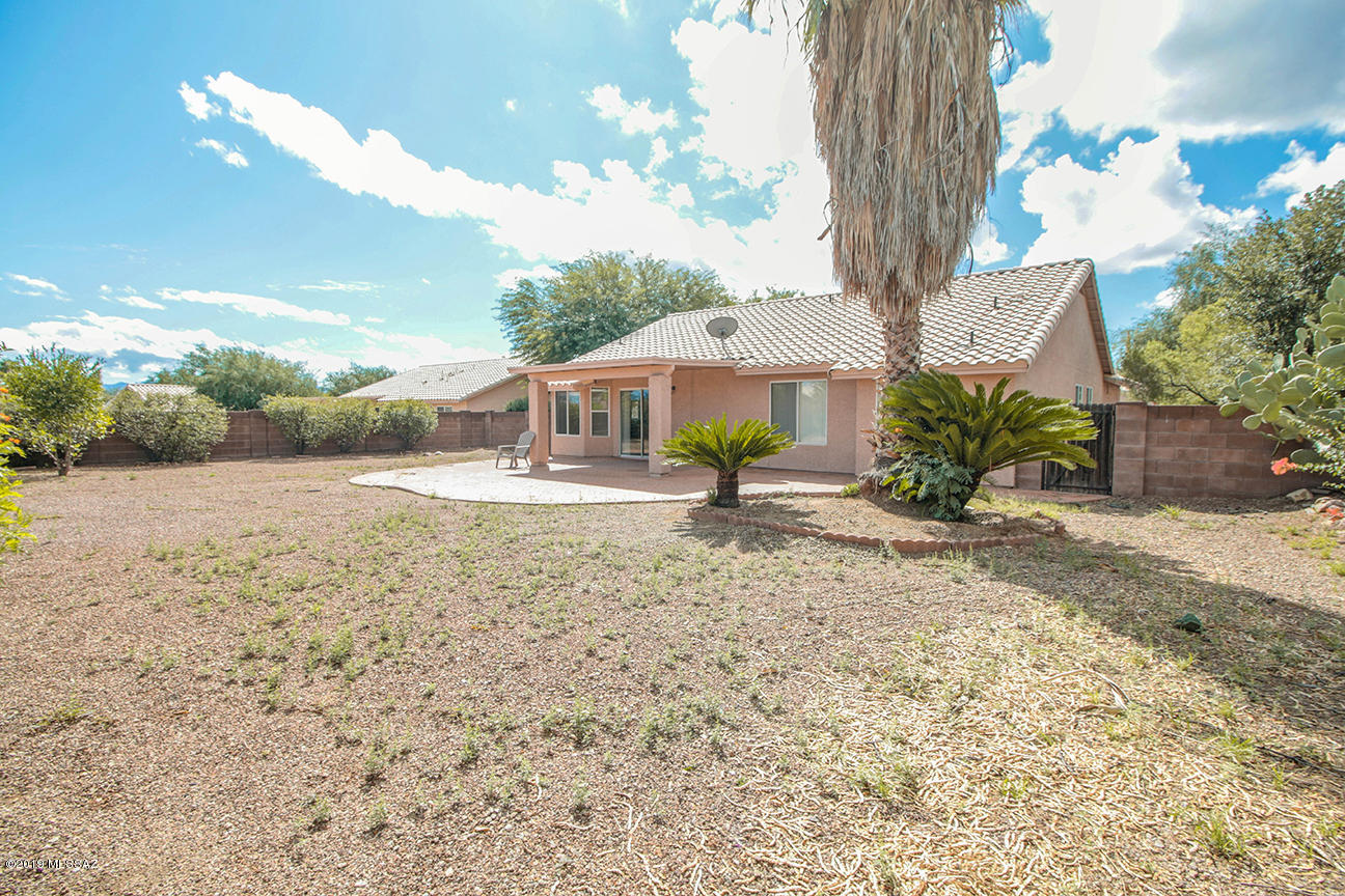 1692 W Calle Del Querido
