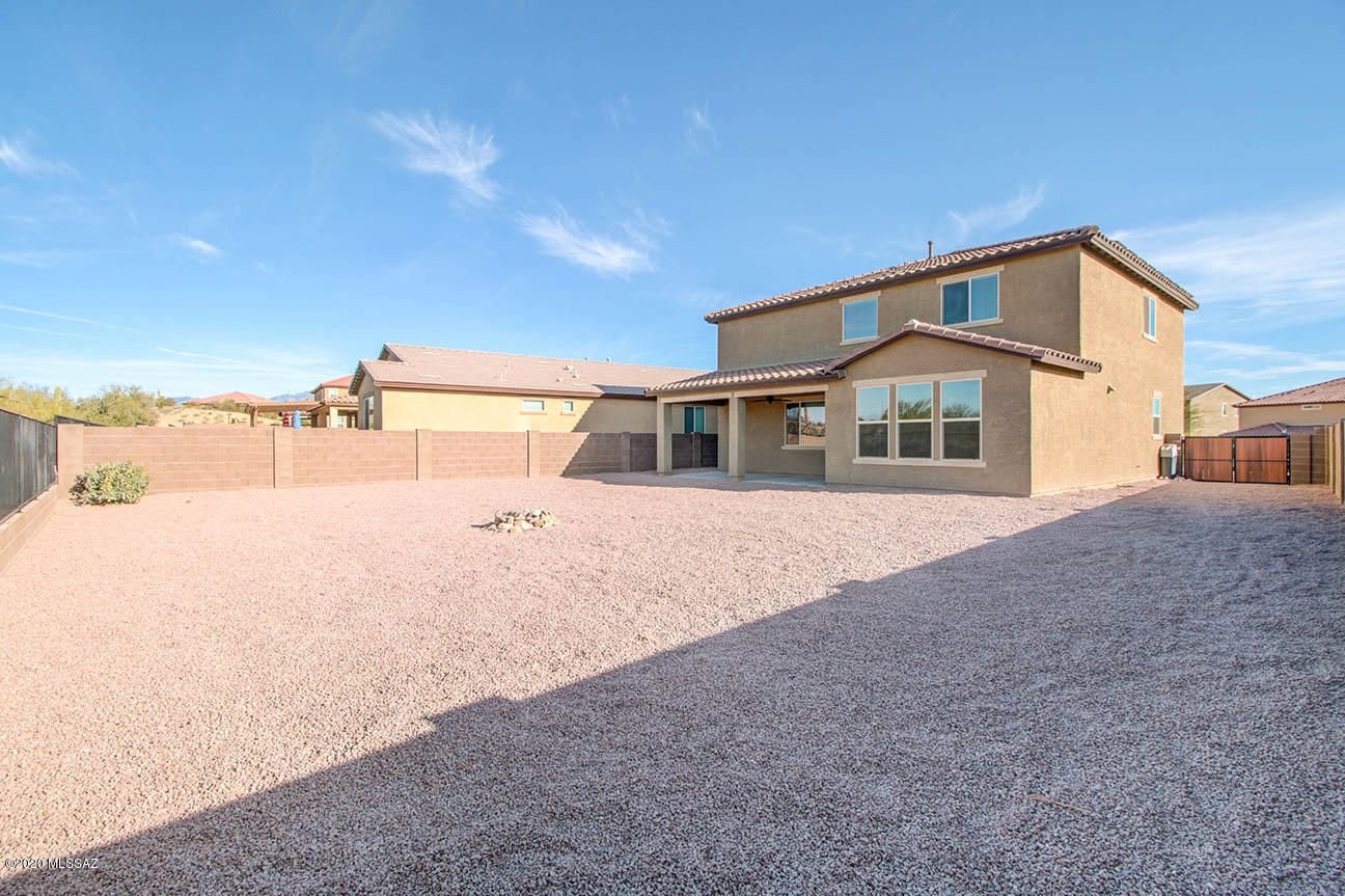 4902 W Willow Ridge Place