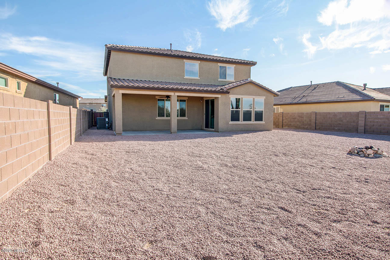 4902 W Willow Ridge Place