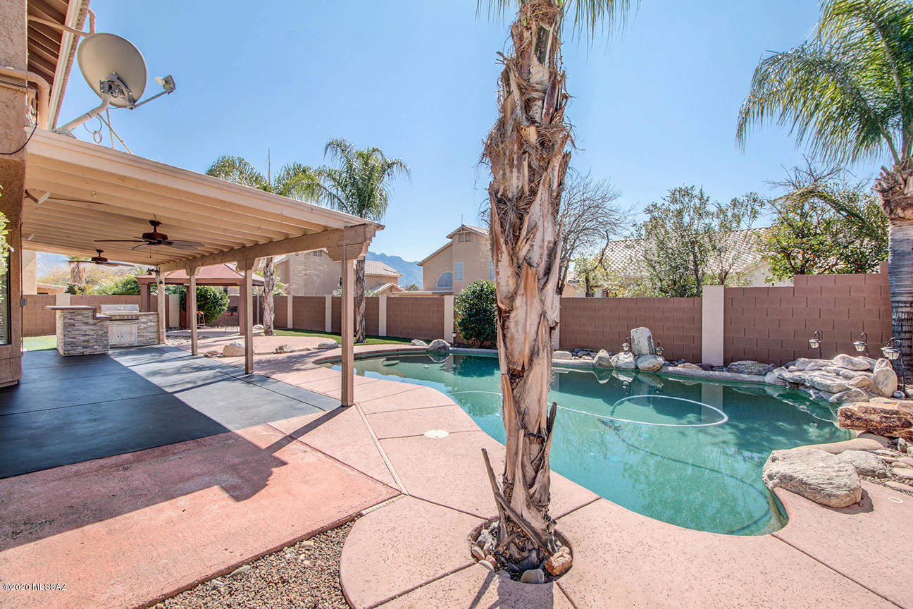 1251 W Ghost Place