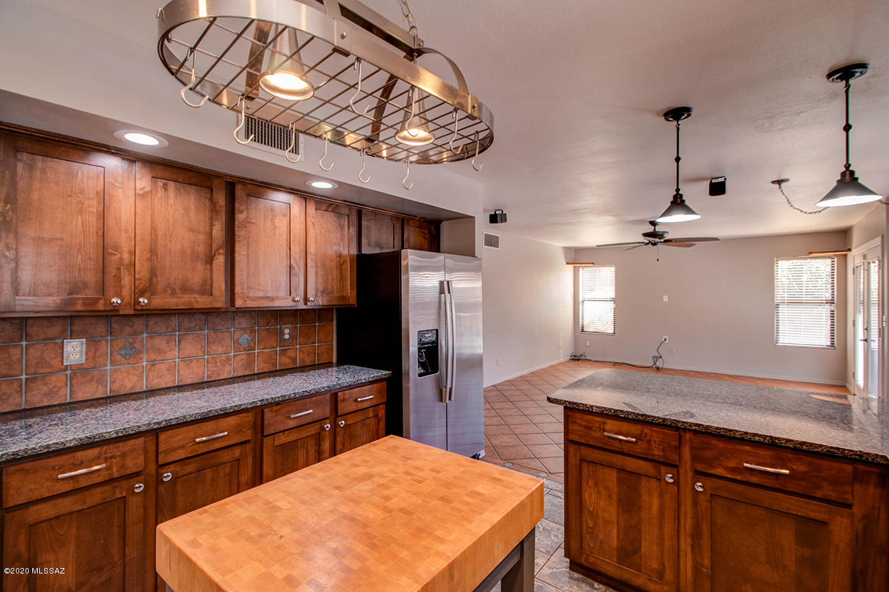 1251 W Ghost Place