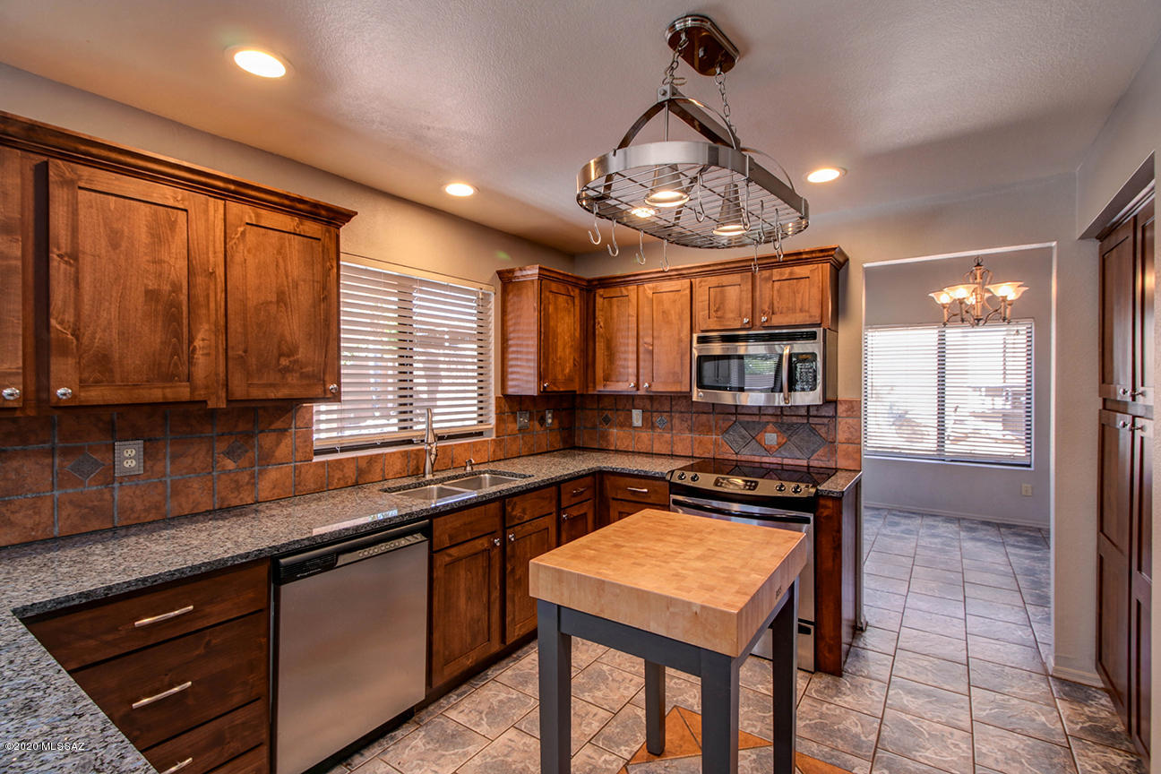 1251 W Ghost Place
