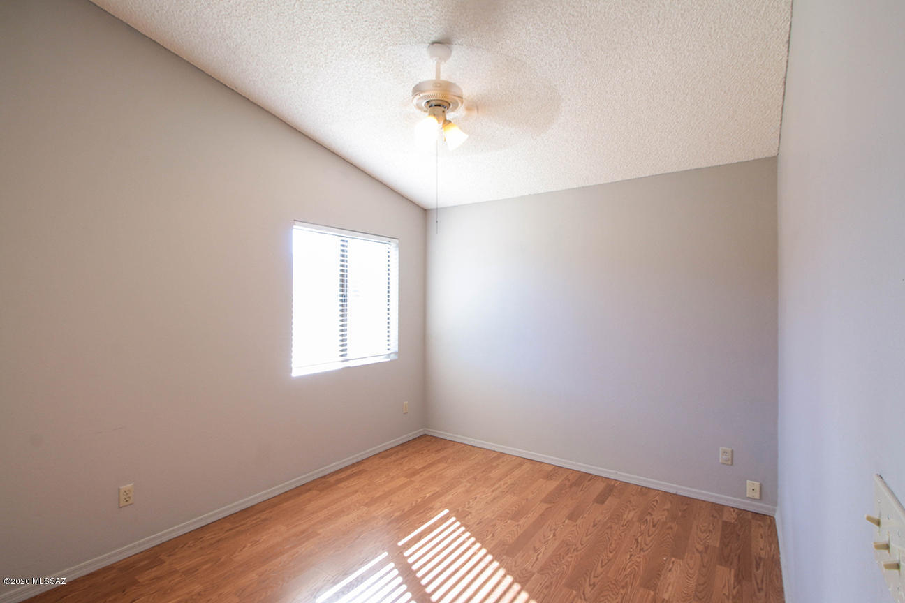1251 W Ghost Place