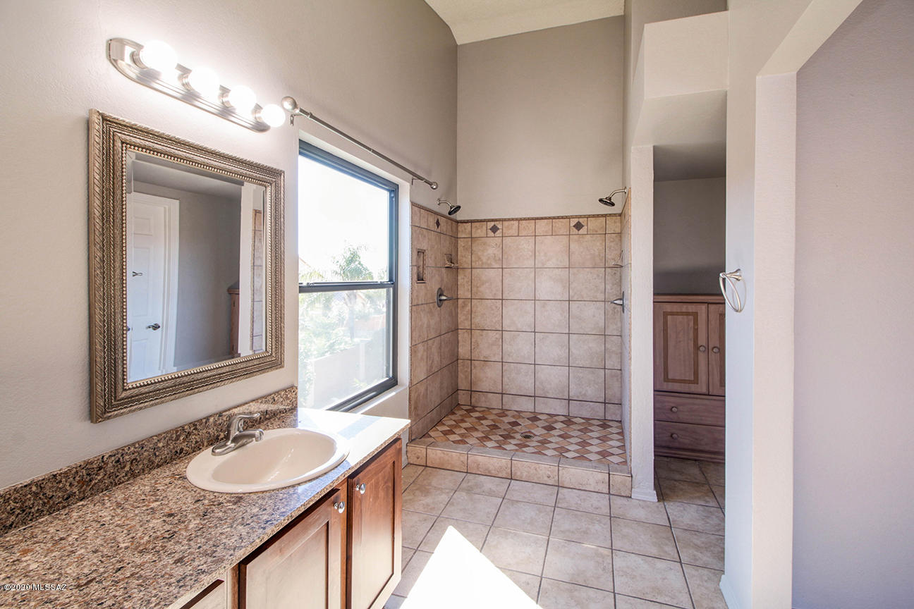 1251 W Ghost Place