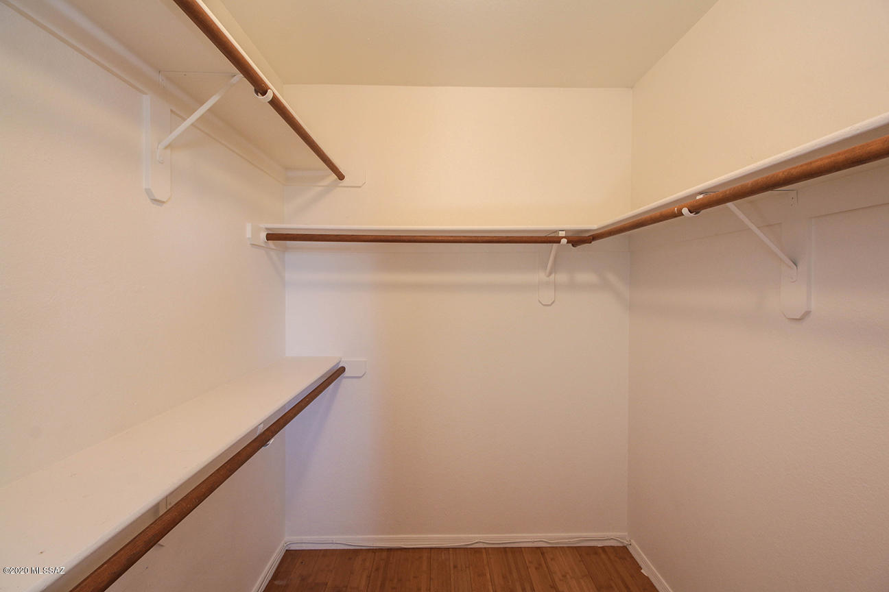 1251 W Ghost Place