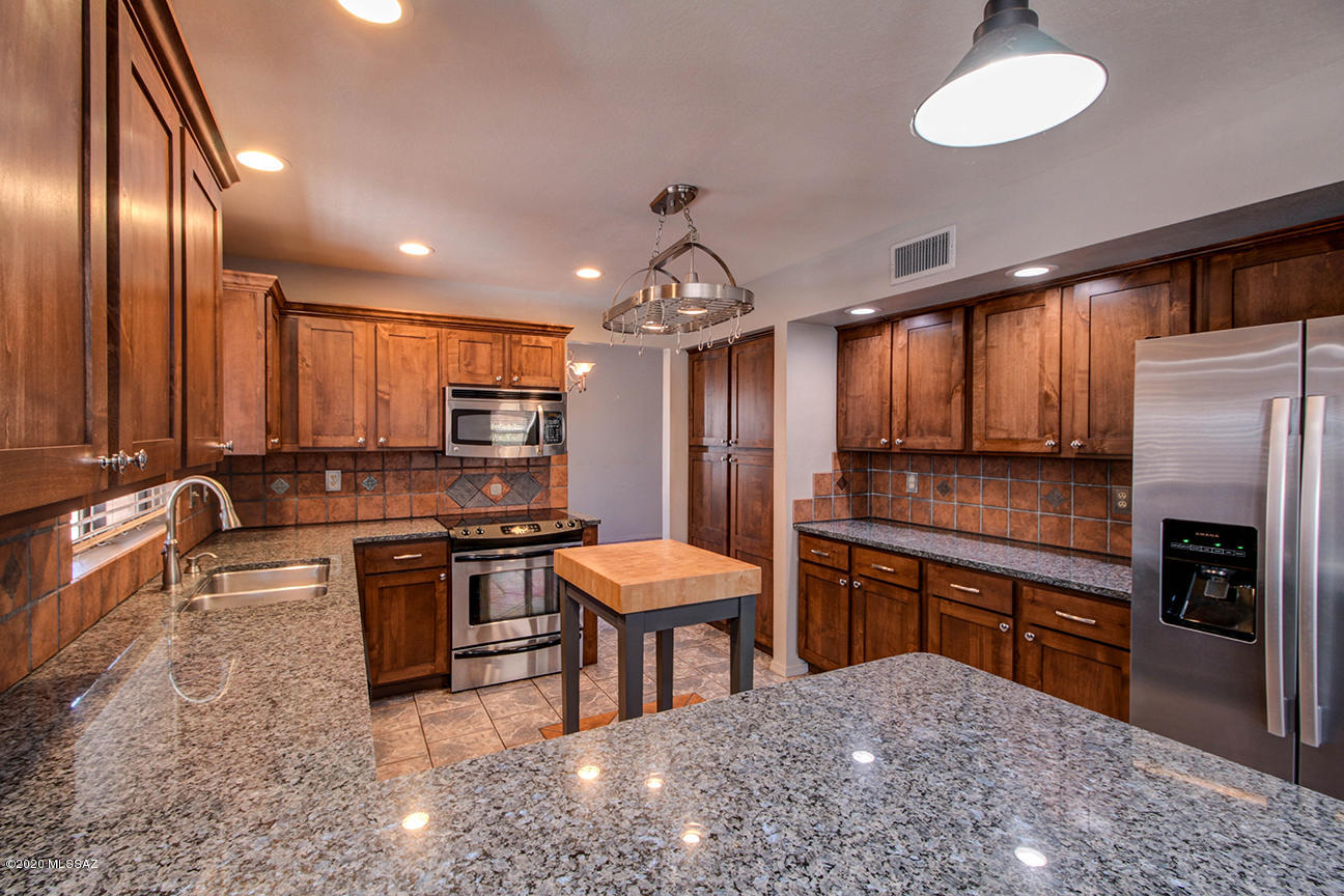 1251 W Ghost Place
