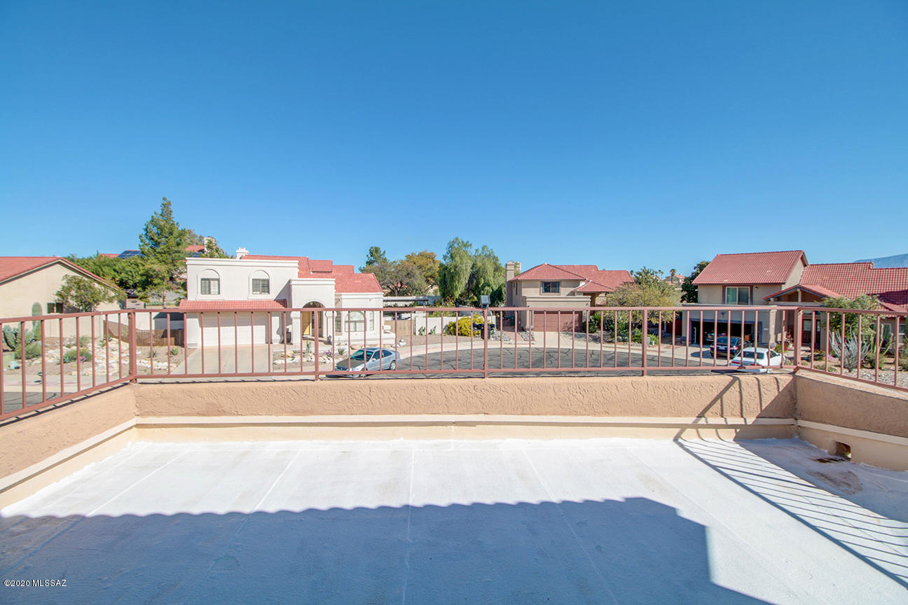 1251 W Ghost Place