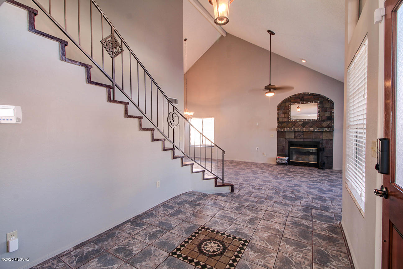 1251 W Ghost Place