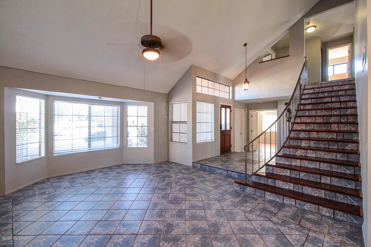 1251 W Ghost Place