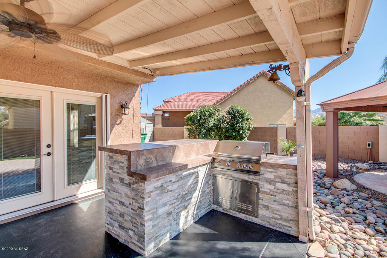 1251 W Ghost Place