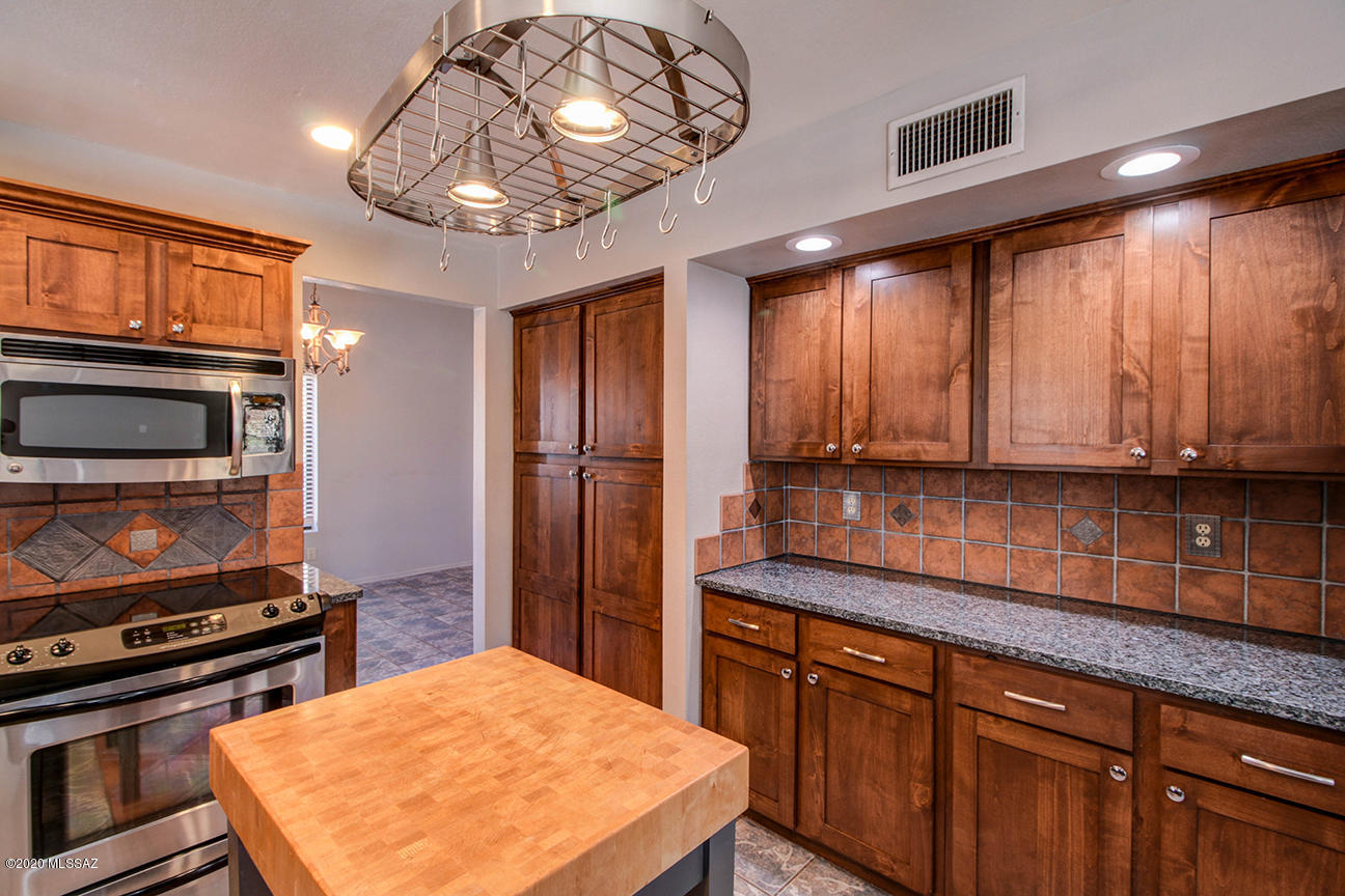 1251 W Ghost Place