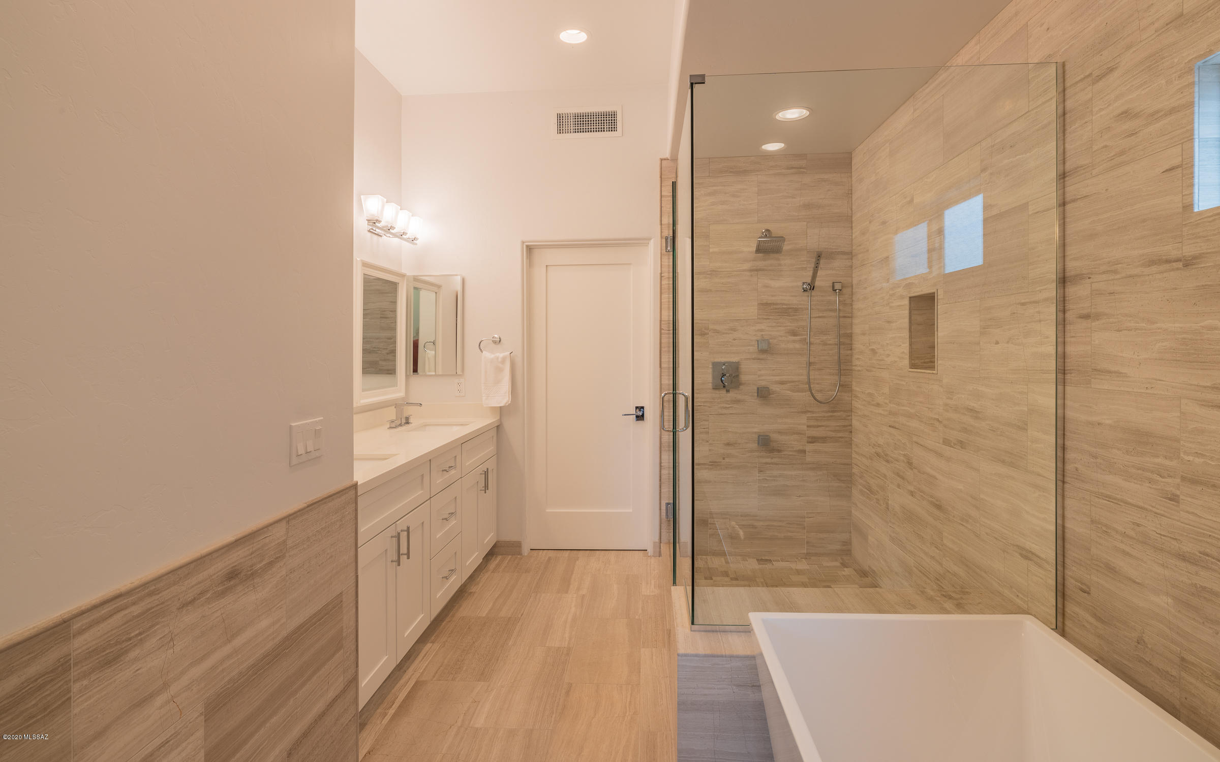 7730 Sabino Enclave Place